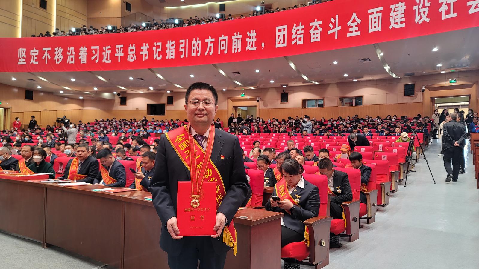说明: https://www.nxu.edu.cn/__local/8/03/13/5CCB05159318906229E06C1D434_C8326BFB_45EB2.jpg