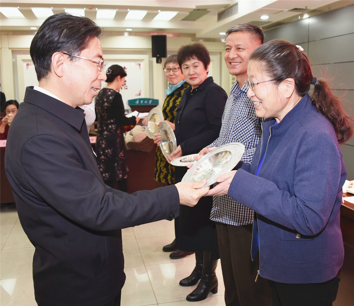 说明: https://news.nxu.edu.cn/__local/A/85/CA/613C28E702D01423E76480AA885_BCB812AC_7A375.jpg